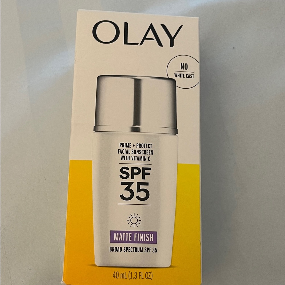 OLAY SPF 35 Primer with Matte Finish